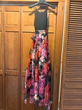 Eliza J Black Dress with Simple Silhouette